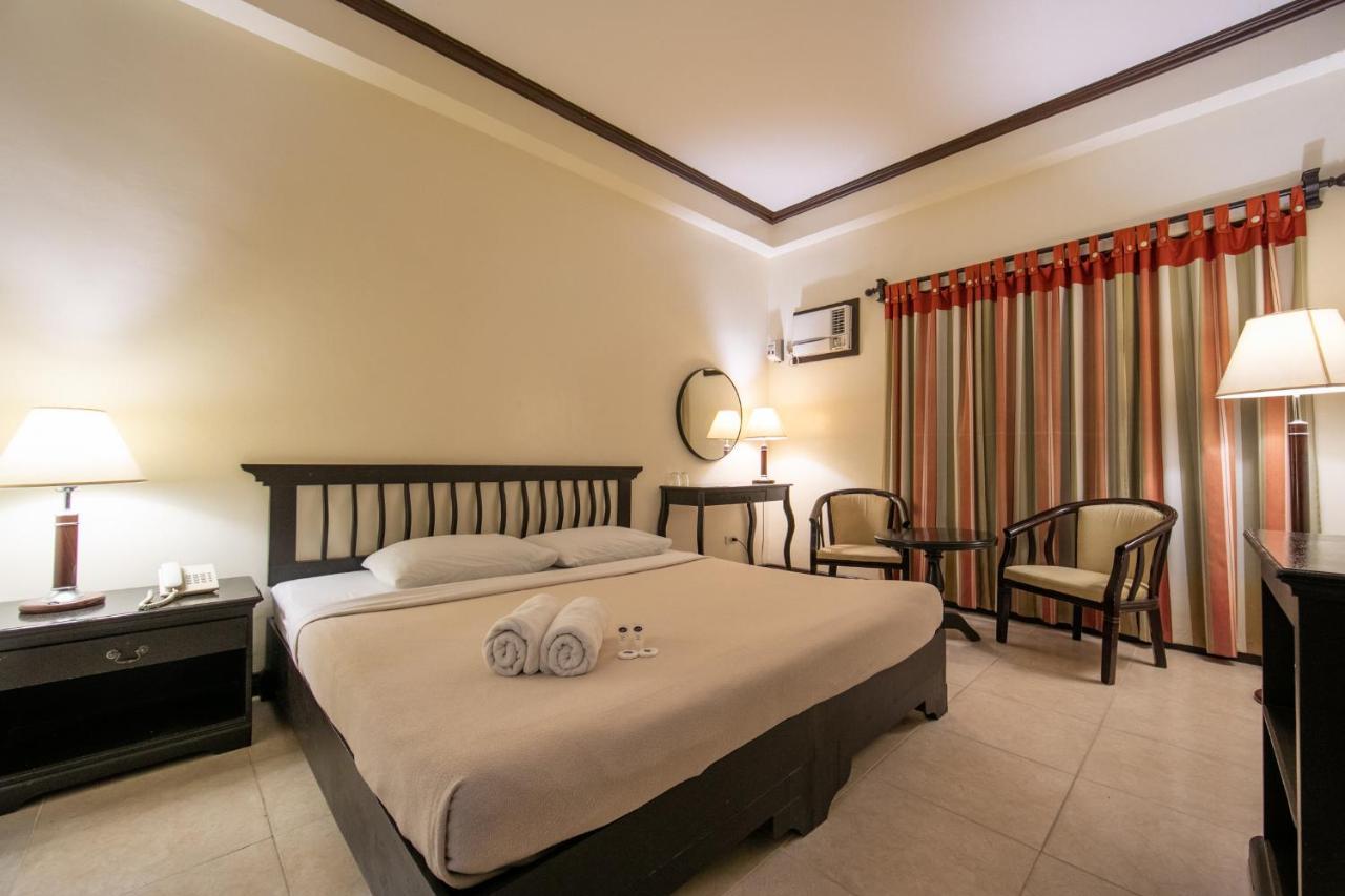 Rosvenil Hotel Tacloban Exterior photo