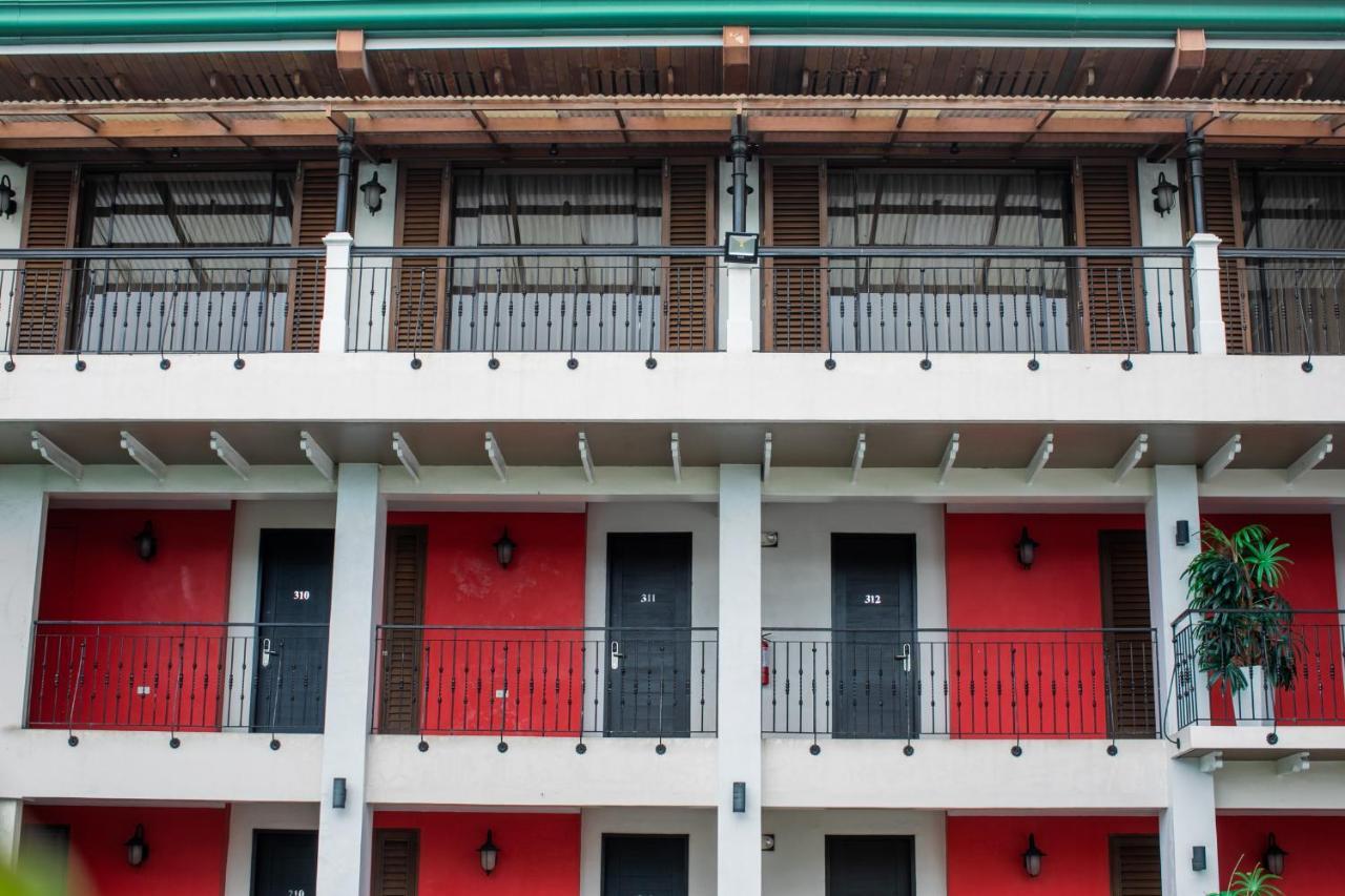 Rosvenil Hotel Tacloban Exterior photo