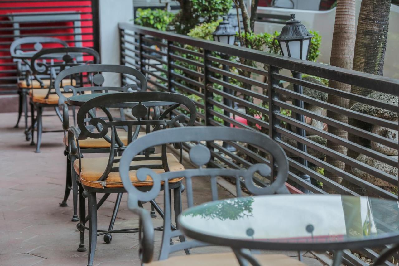 Rosvenil Hotel Tacloban Exterior photo