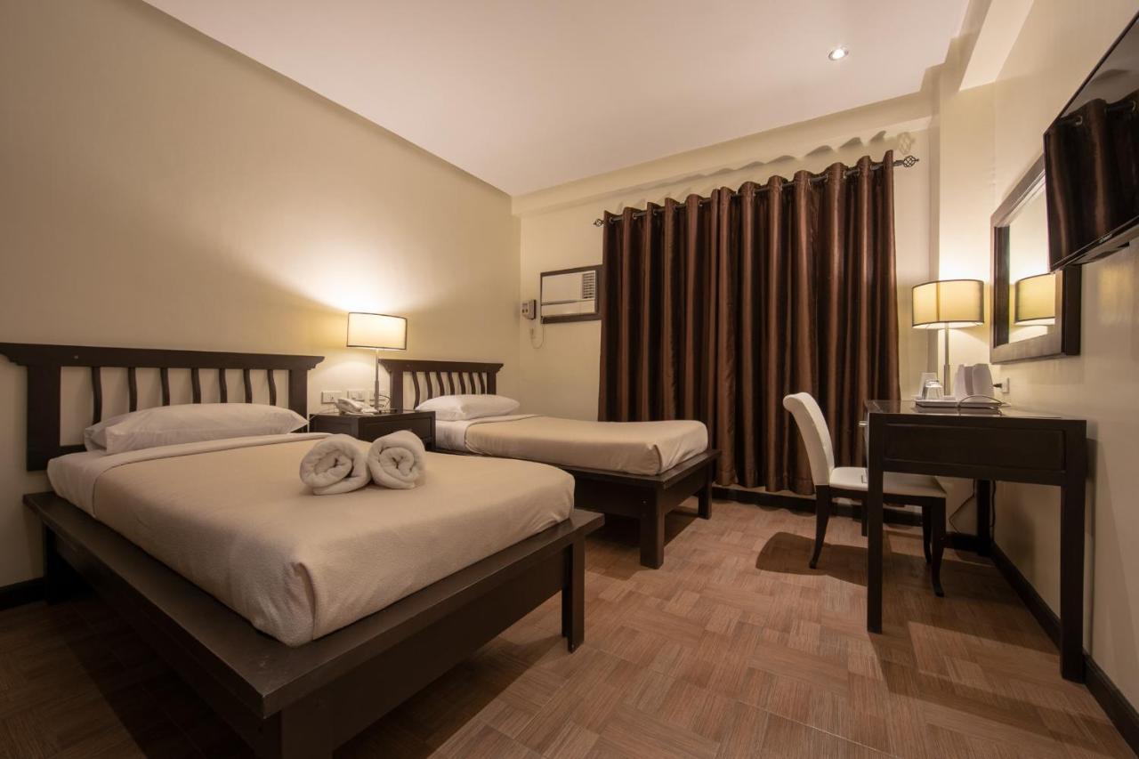 Rosvenil Hotel Tacloban Exterior photo