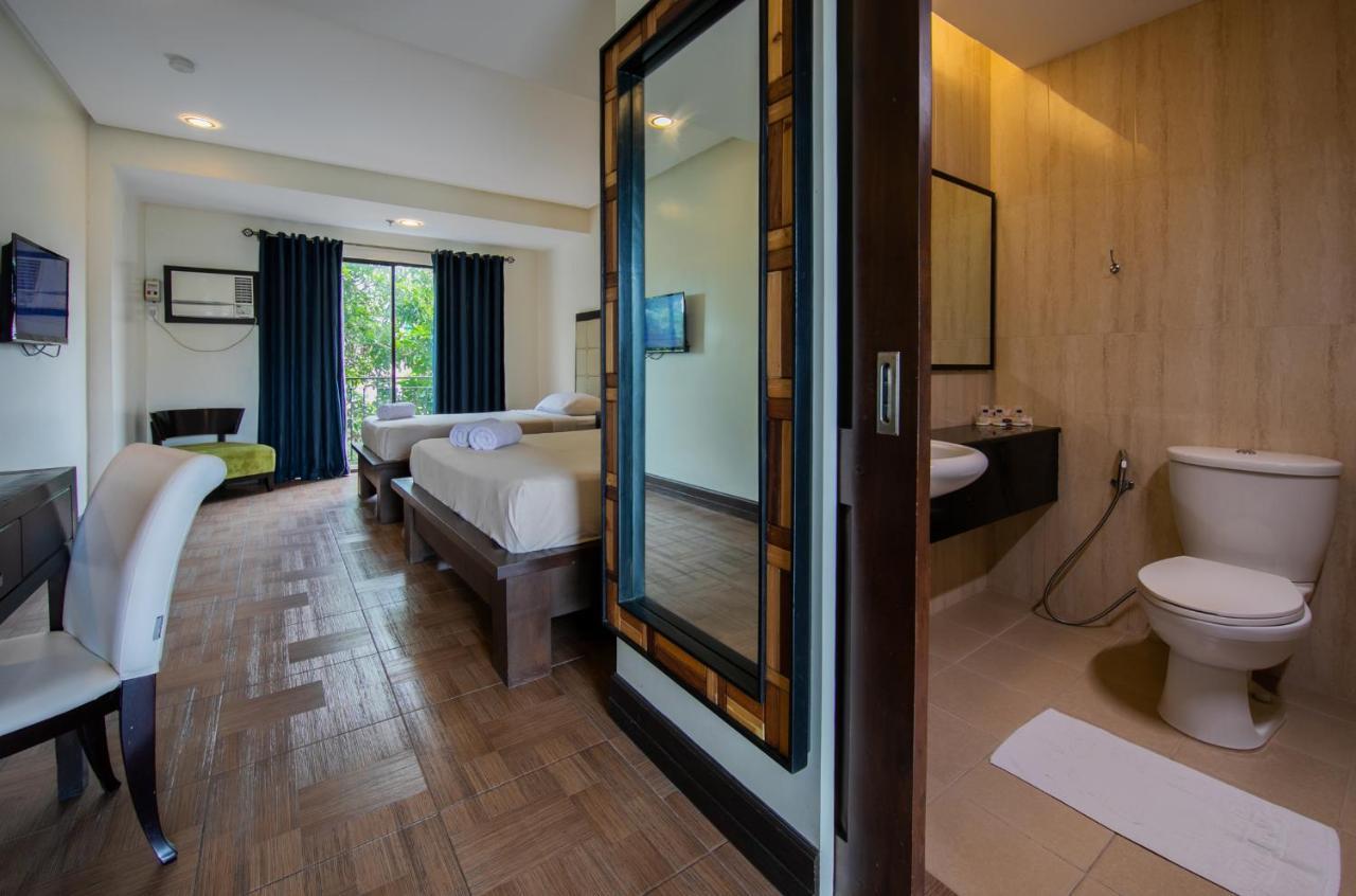 Rosvenil Hotel Tacloban Room photo